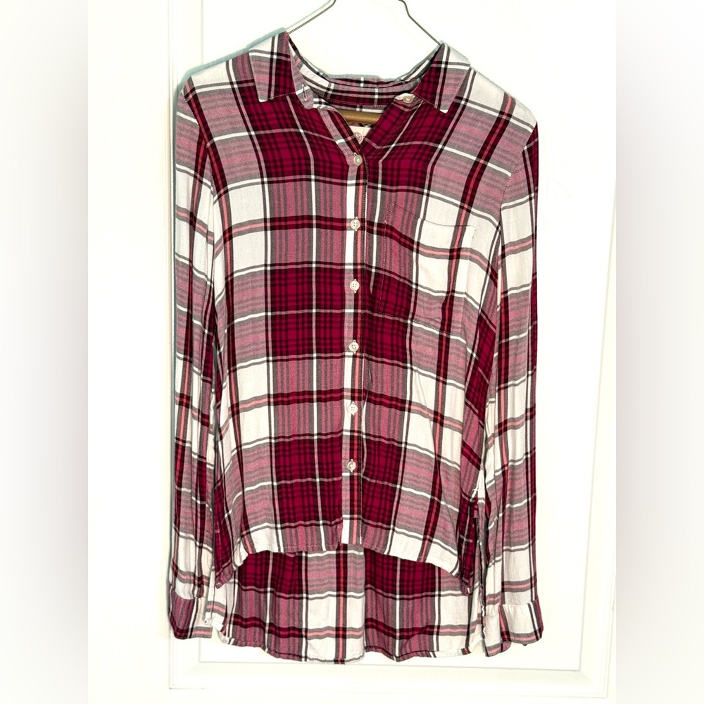 SO perfect shirt hi lo Burgundy and White long sleeve button down Plaid small